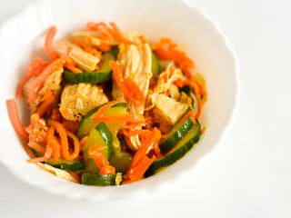 Салат со спаржей и морковью